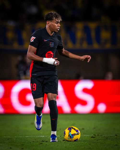 长传找肋部 长传找肋部